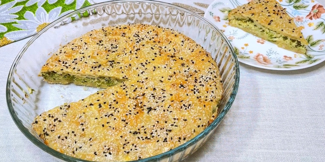 Пирог из нарезанного теста фило. С любой начинкой.