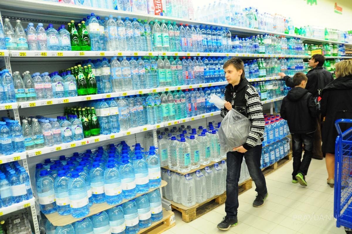    Каждая бутылка воды имеет цифровую маркировку