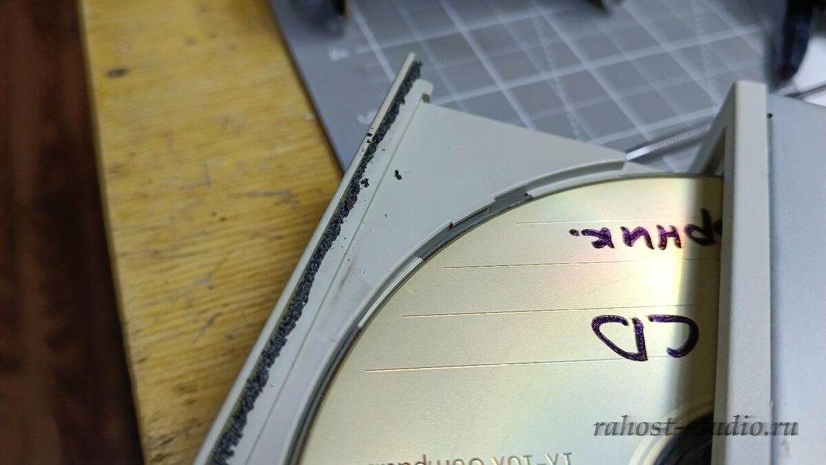 Поролонка посыпался