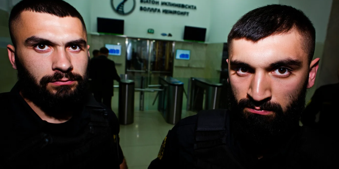 Хозяева жизни: охранники из Чечни уволены из вуза Биотеха за дерзкое поведение