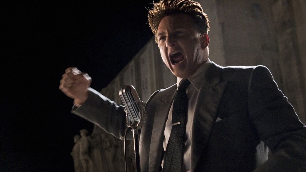     Популист   
Цитата из х/ф «Вся королевская рать». Реж. Стивен Заиллян. 2006. США