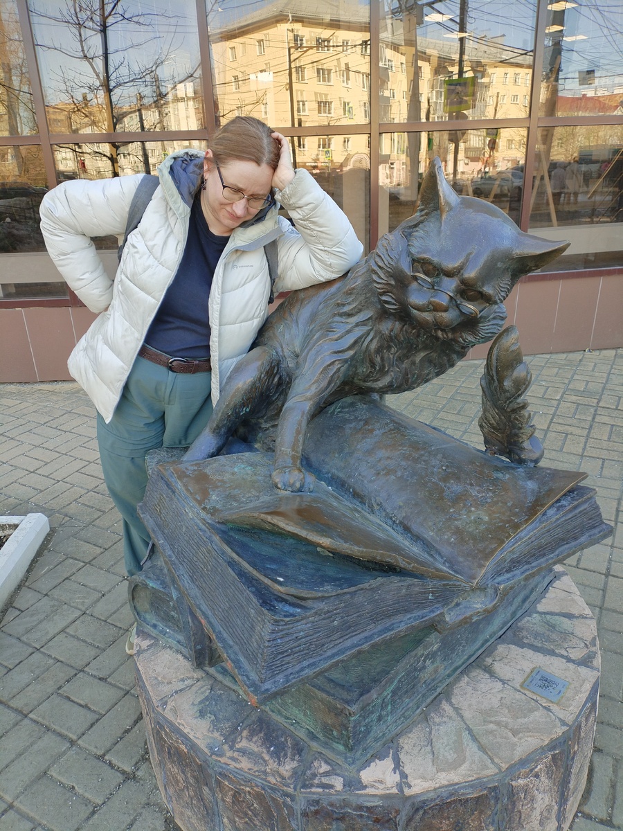 "А покажи-ка, ты дружок. как выполнид домашнее задание!" 