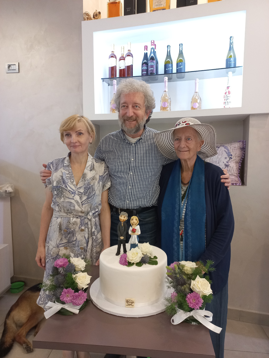 Первая годовщина свадьбы и первое знакомство с родственниками