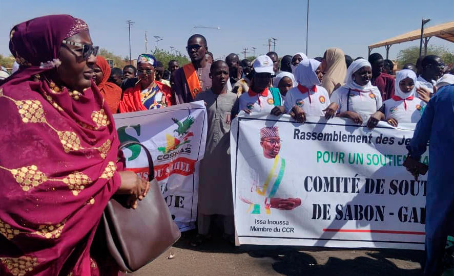 В Нигере прошел марш против резолюции ЕС с призывом освободить экс-президента страны