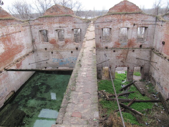    Парамоновские склады / Rartat, Wikipedia.org