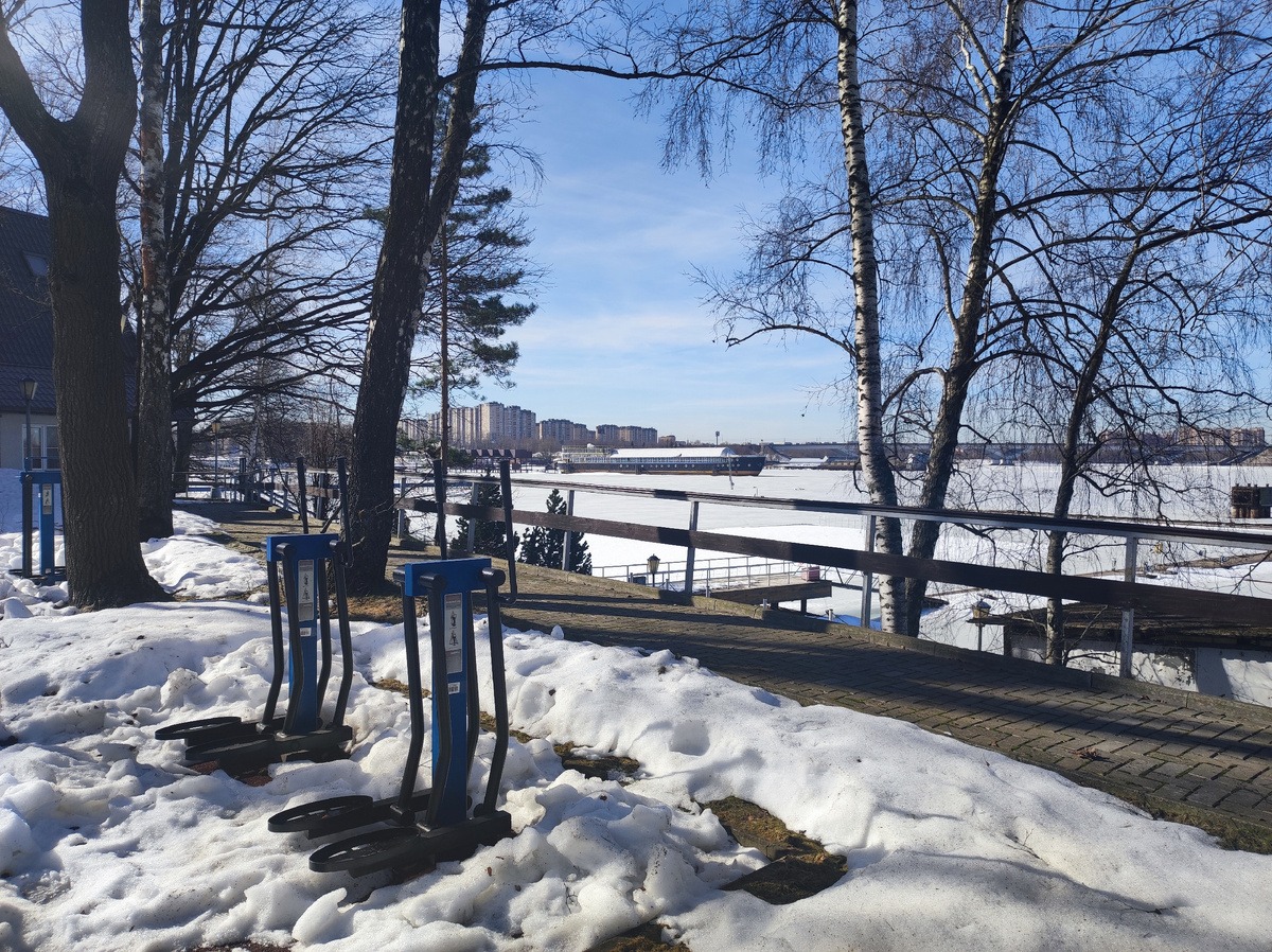 Снег не помешал мне позаниматься на тренажёрах.