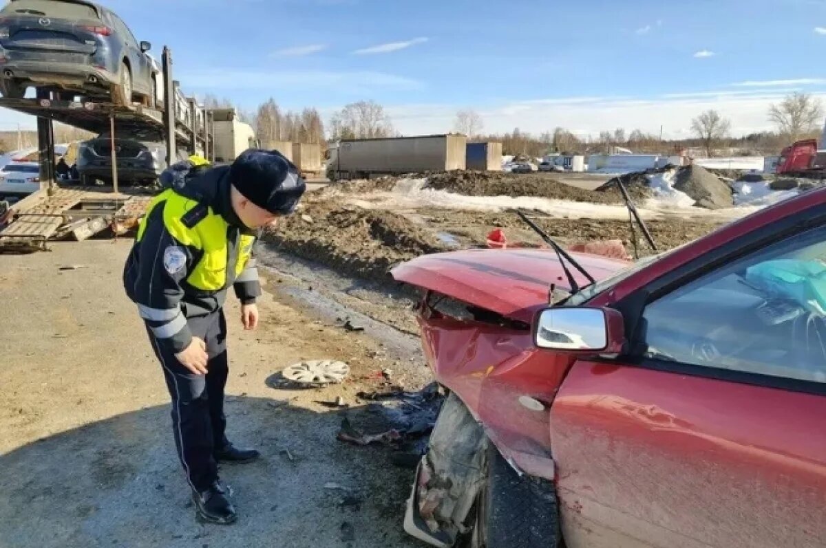    На Урале трое человек госпитализированы после аварии с фурой