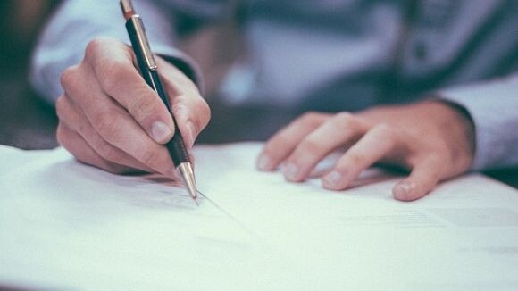 Названы три главные причины ранних увольнений в России