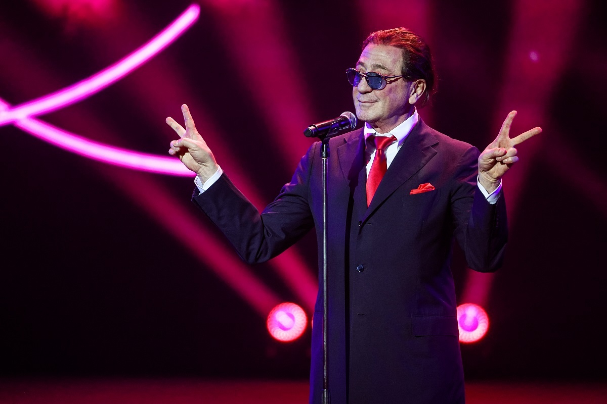    Сердце певца пока свободно, но он не теряет надежды