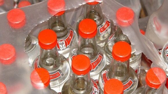 Петербуржцы стали реже покупать водку