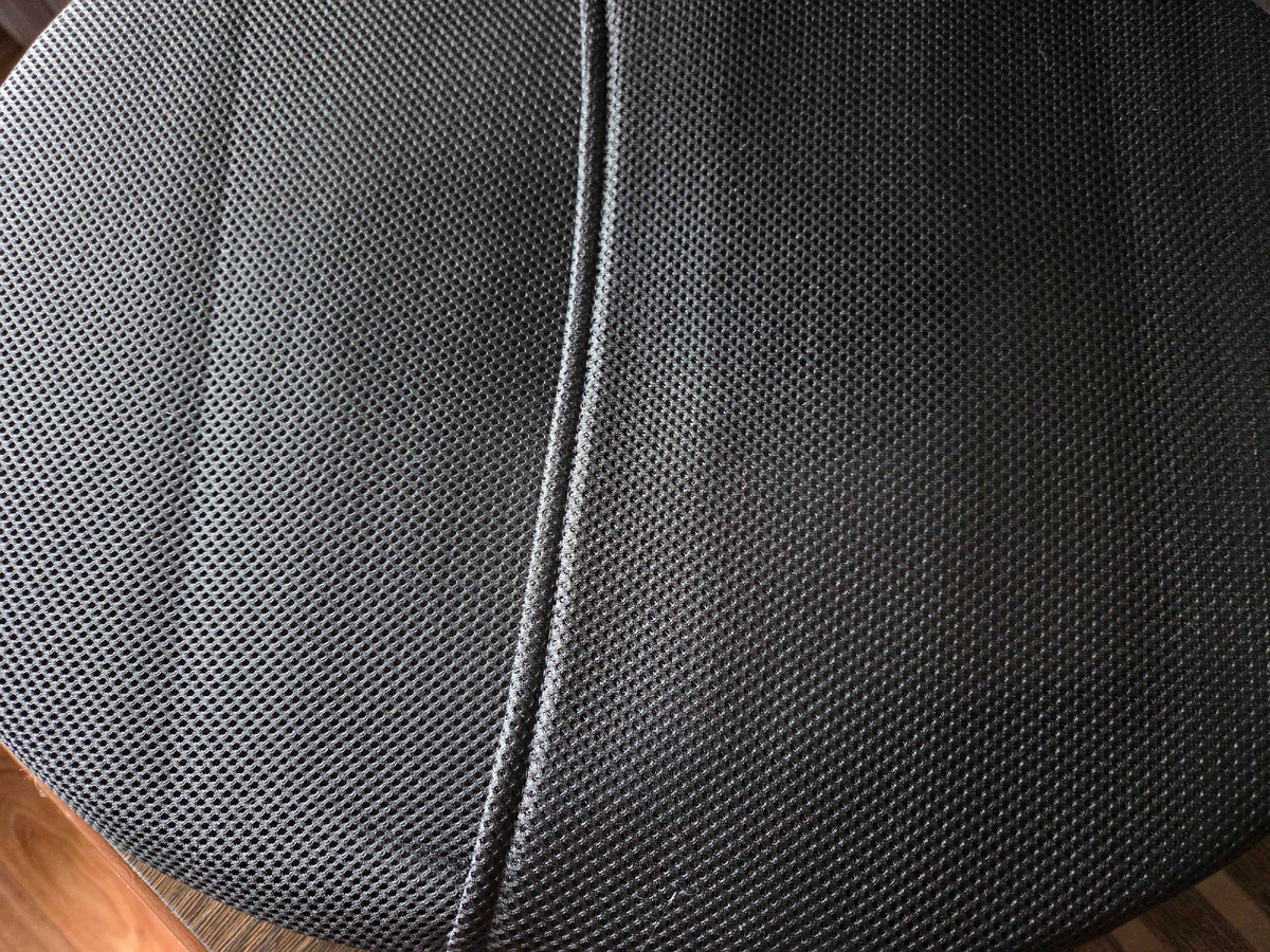 Съёмный чехол, который можно постирать. Трёхслойная Air mesh сетка; дышащая ткань для вентиляции. 