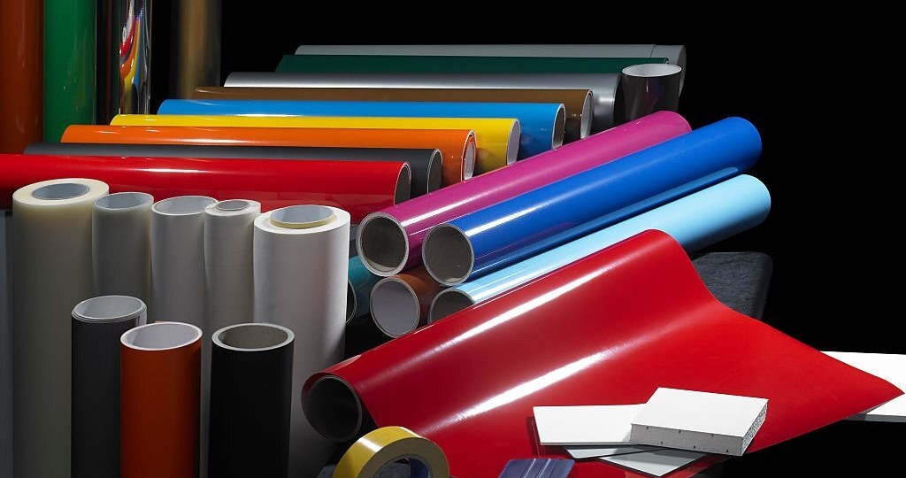 Как правильно клеить самоклеящуюся плёнку и получить аккуратный результат