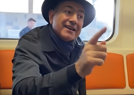    Пашинян в метро поругался с карабахской армянкой