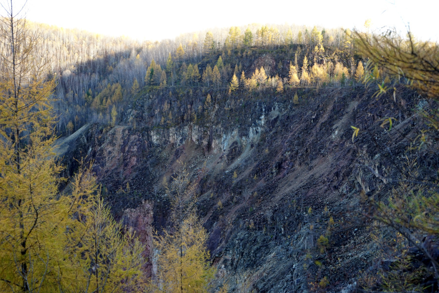 Карьер Хинганского месторождения олова.