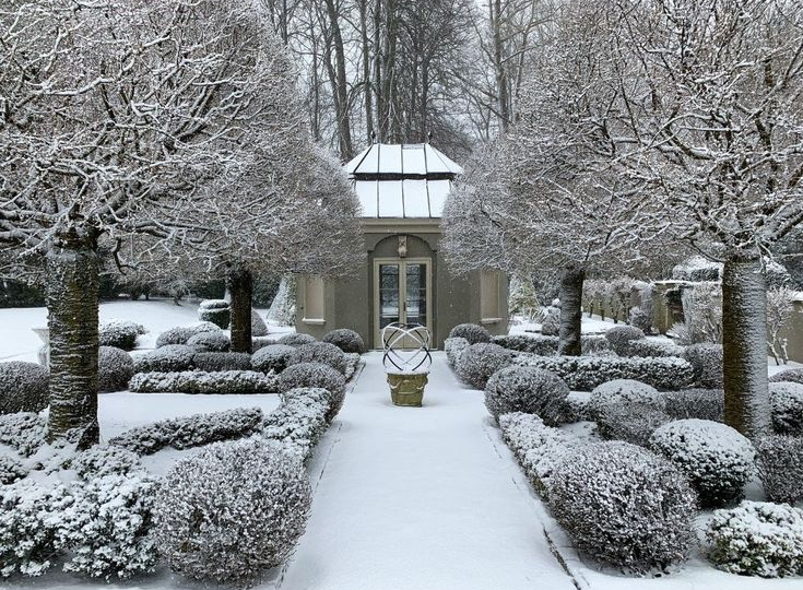 Как разбудить сад после зимы