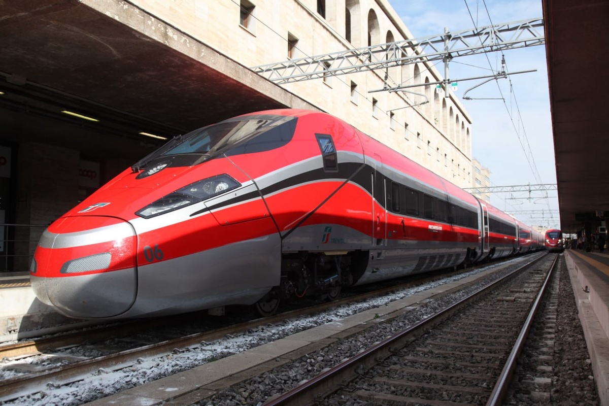 Высокоскоростной поезд Frecciarossa 1000 от Hitachi Rail для итальянского оператора Trenitalia. Источник: Hitachi Rail