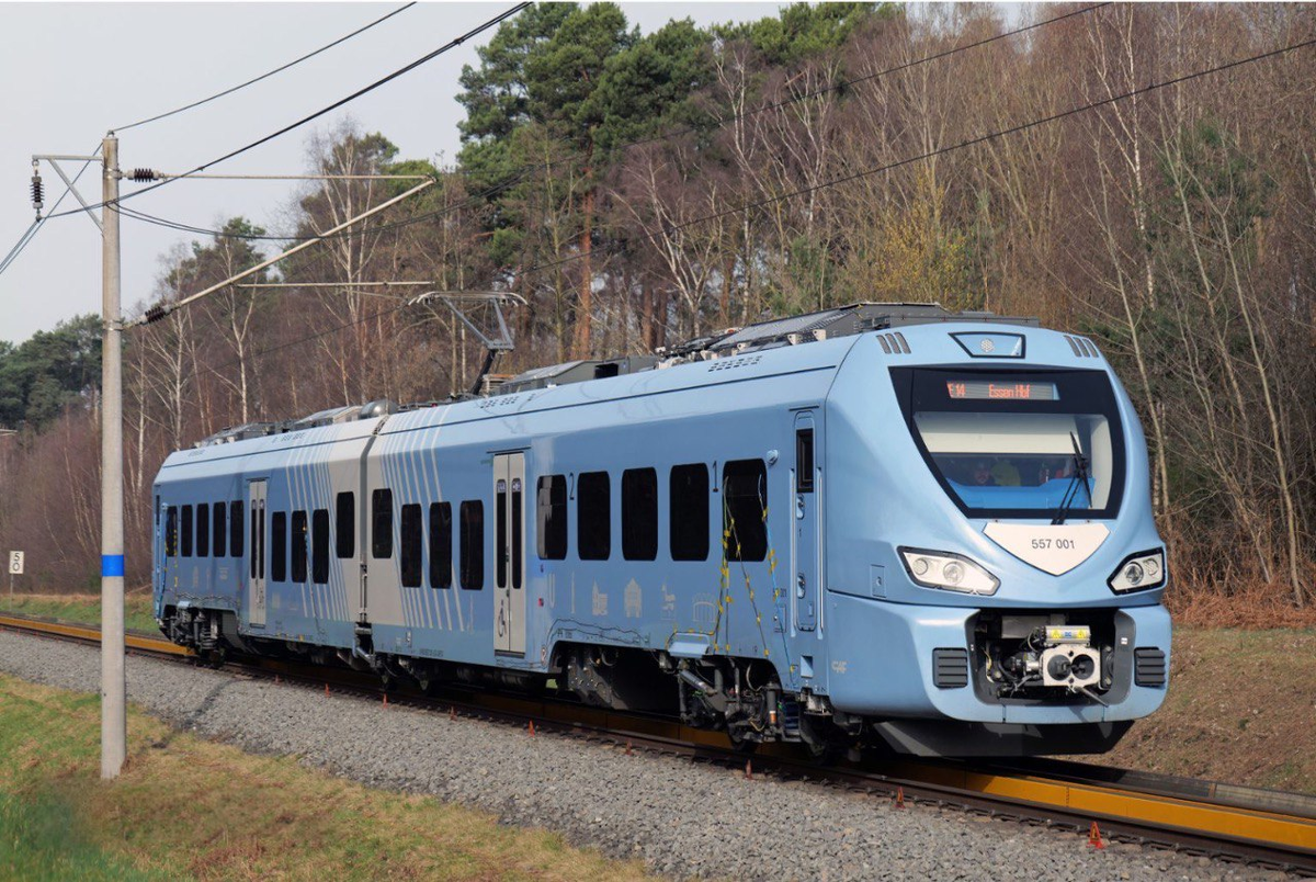 Контактно-аккумуляторный поезд Civity от CAF на испытаниях в Германии. Источник: Wolfgang Scheer/Railcolor