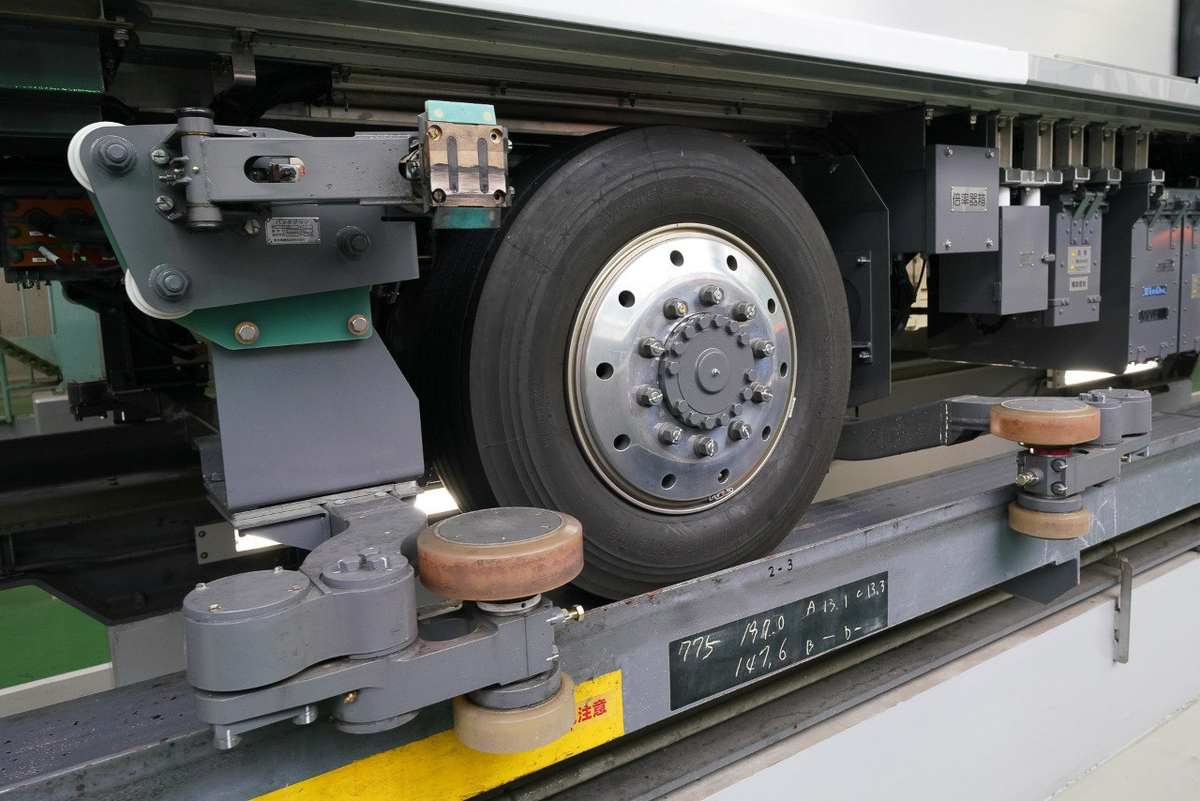 Ходовая часть поезда производства Mitsubishi серии L00 для линии Ямагучи в Большом Токио. Источник: Tetsudo