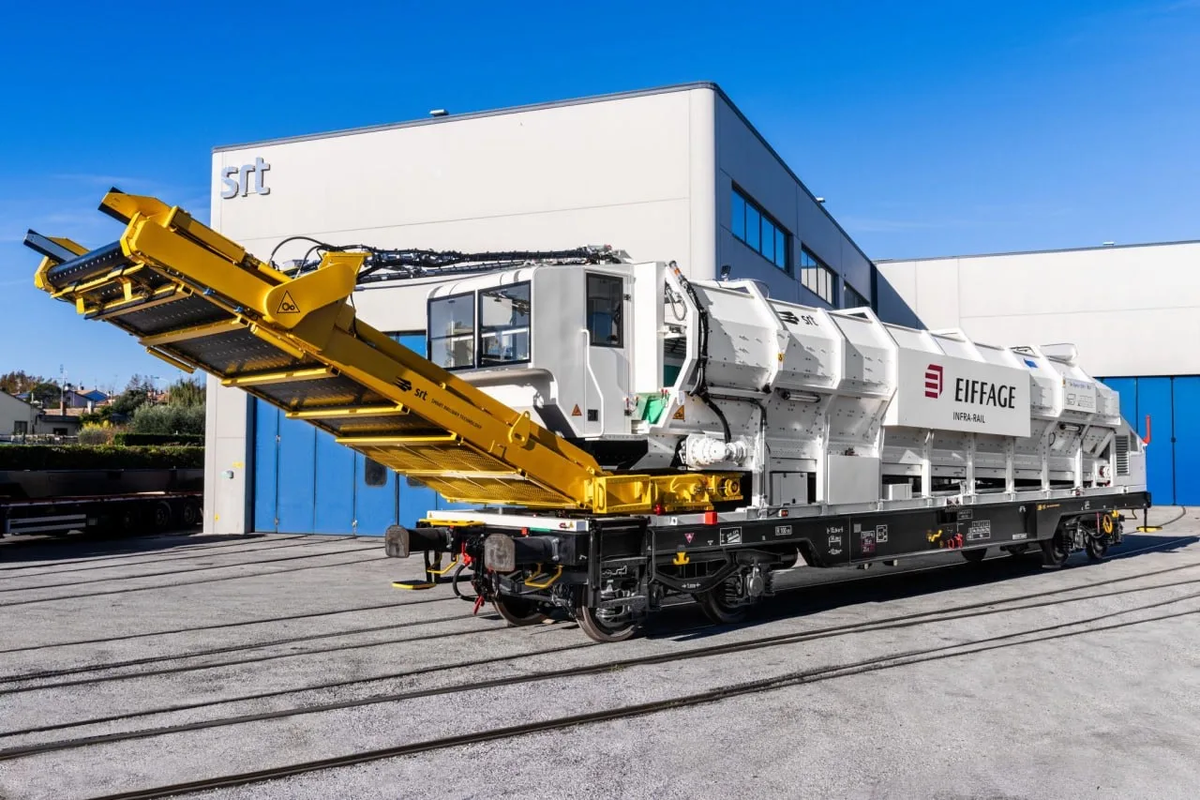 Самоходный хоппер-дозатор DHS от SRT для Германии. Источник: SRT