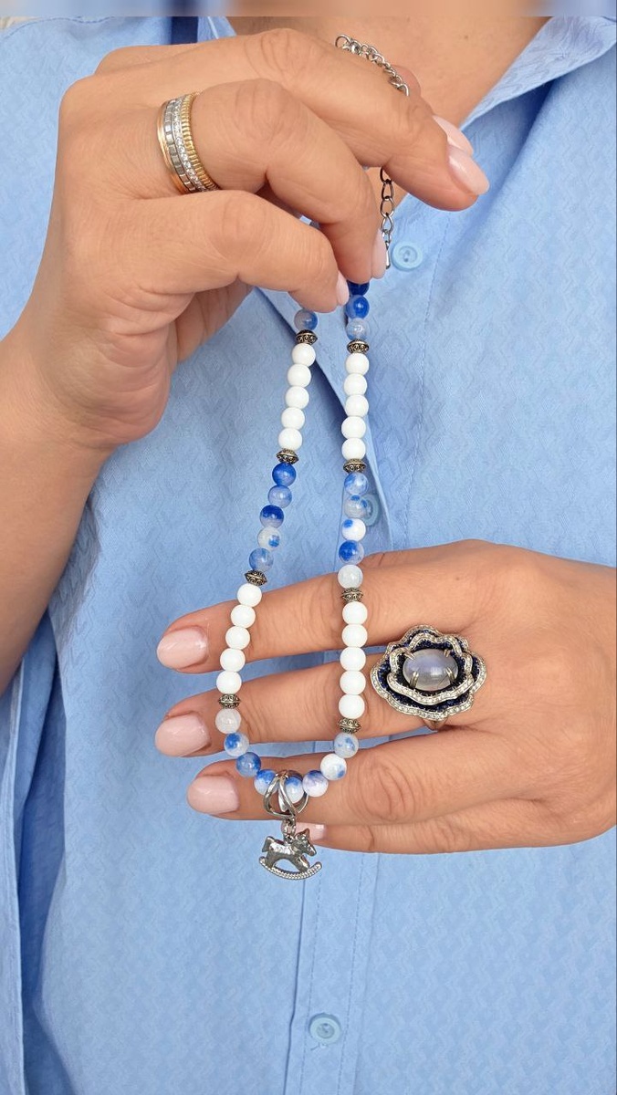 Колье-чокер с лошадкой "Зимняя сказка"