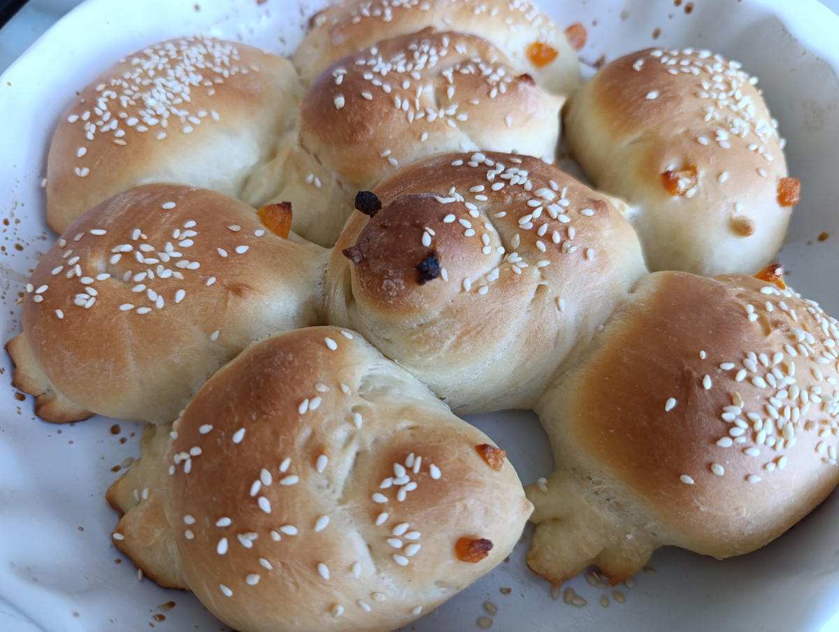 Тесто пышное, хорошо подошло. 