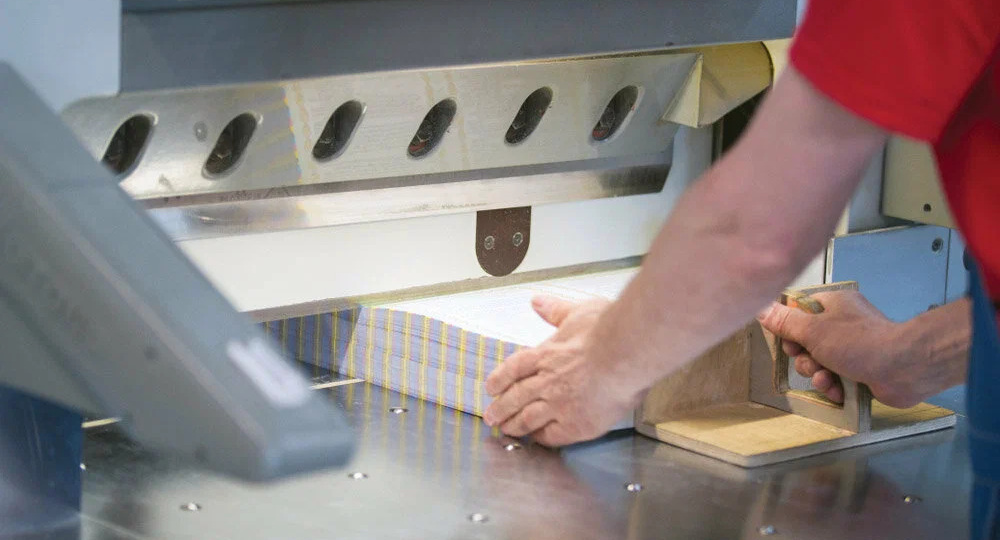 Зачем в типографии гильотина?