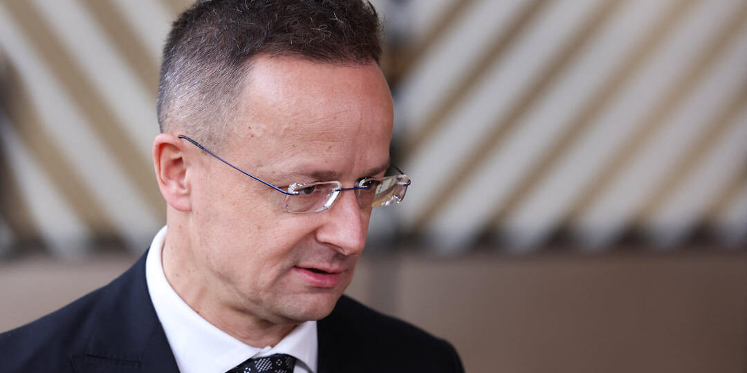 Сийярто обвинил Польшу в распространении фейков