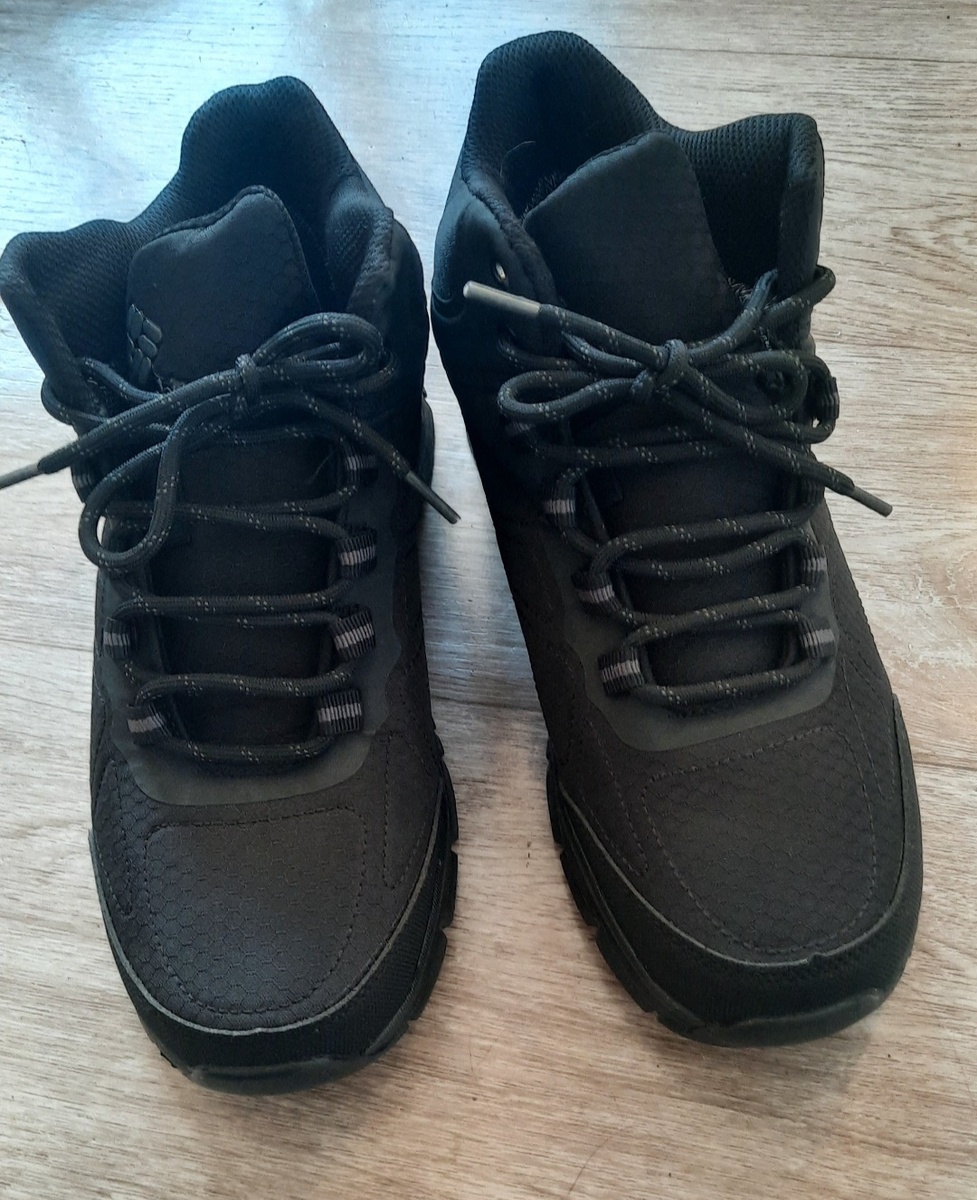 Сама выбрала 🙄 Семён покорно примерил и сказал берём, другое даже смотреть не стал 🫣