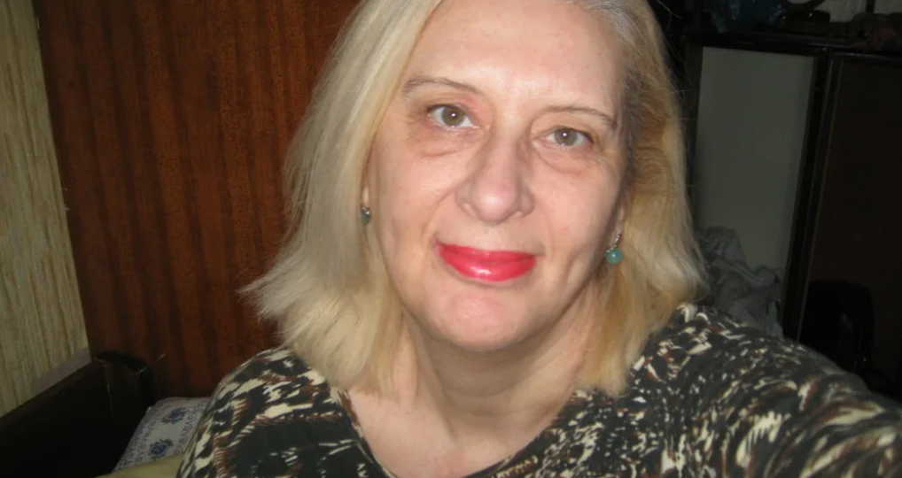 Съехалась с мужчиной (40 лет) месяц назад и его мама повадилась приходить каждый день и критиковать меня. Не выдержала и собрала вещи