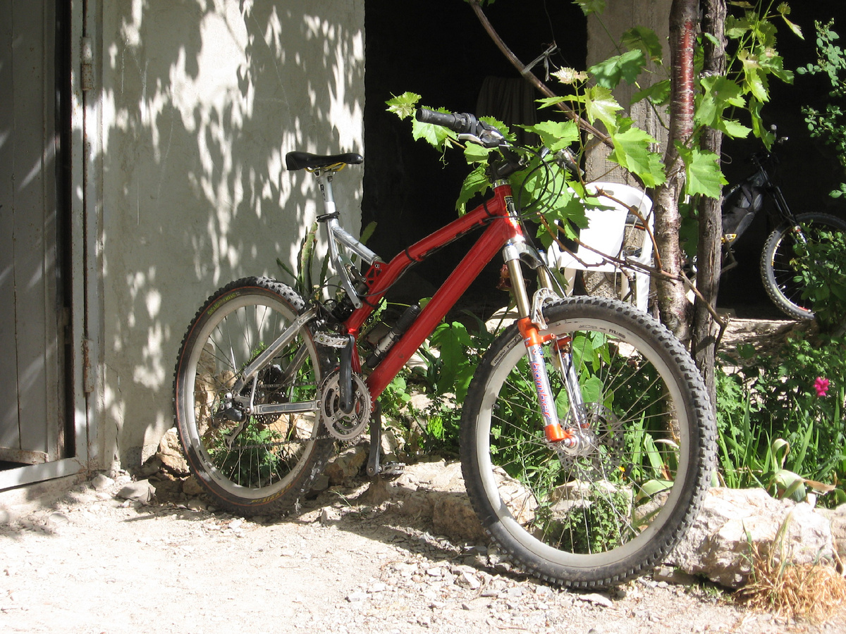 Да, было что-то настоящее, хотя и весьма старое