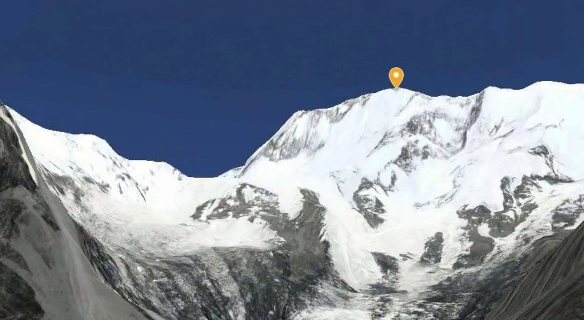 Батура Сар: гора-призрак, на которую отважились лишь единицы