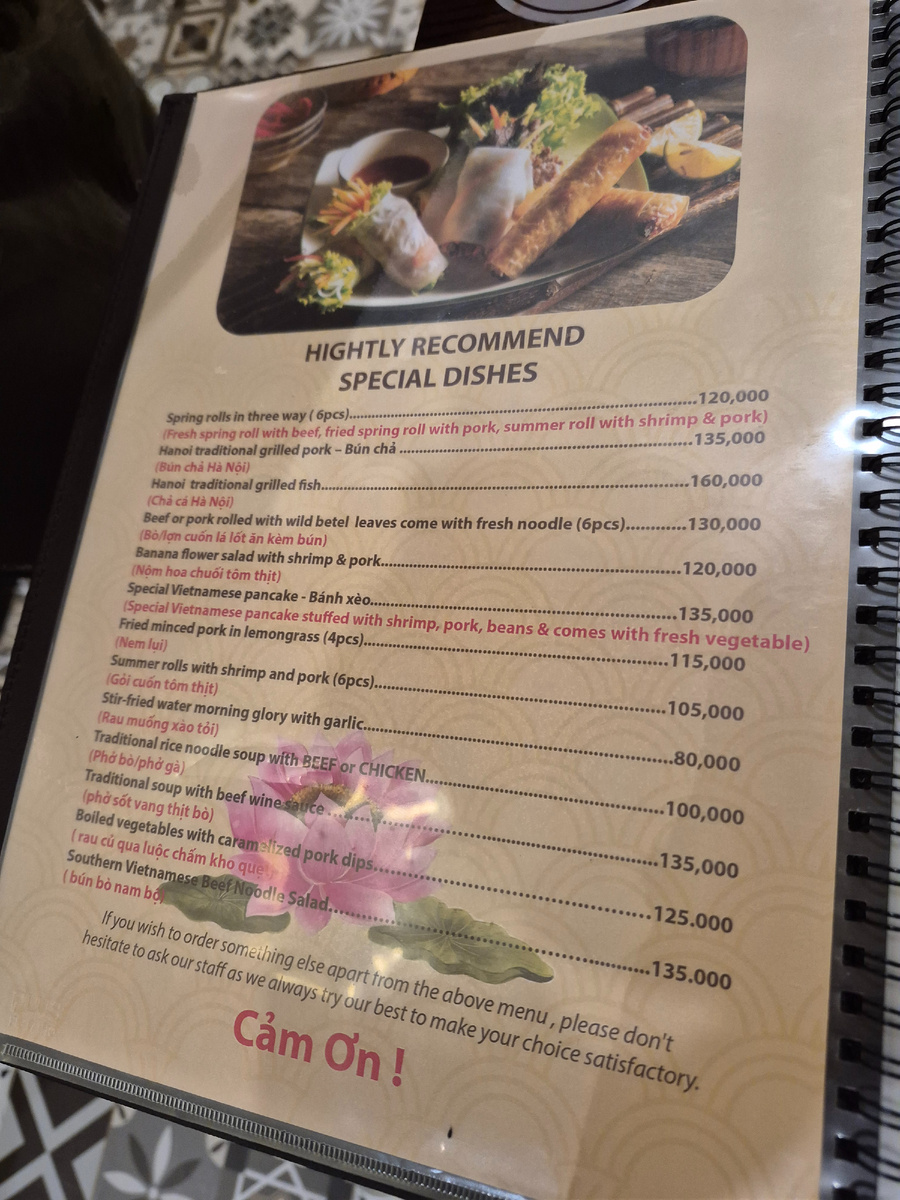 Традиционное меню в одном из местных кафе