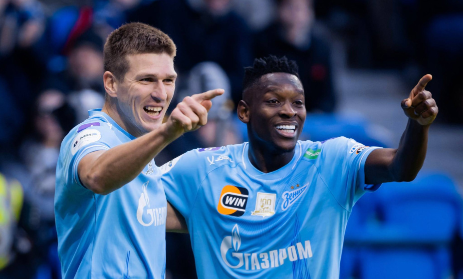    Александр Соболев забил за "Зенит" и ищет на скамейке запасных тех, кто его не уважает. Фото: ФК "Зенит"