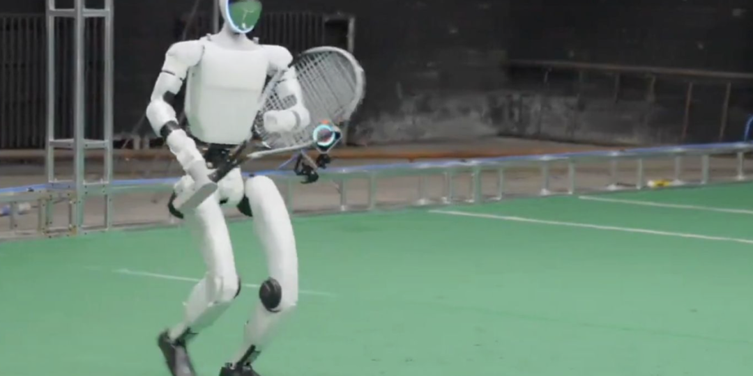 Роботов научили играть в теннис по фрагментам движений людей