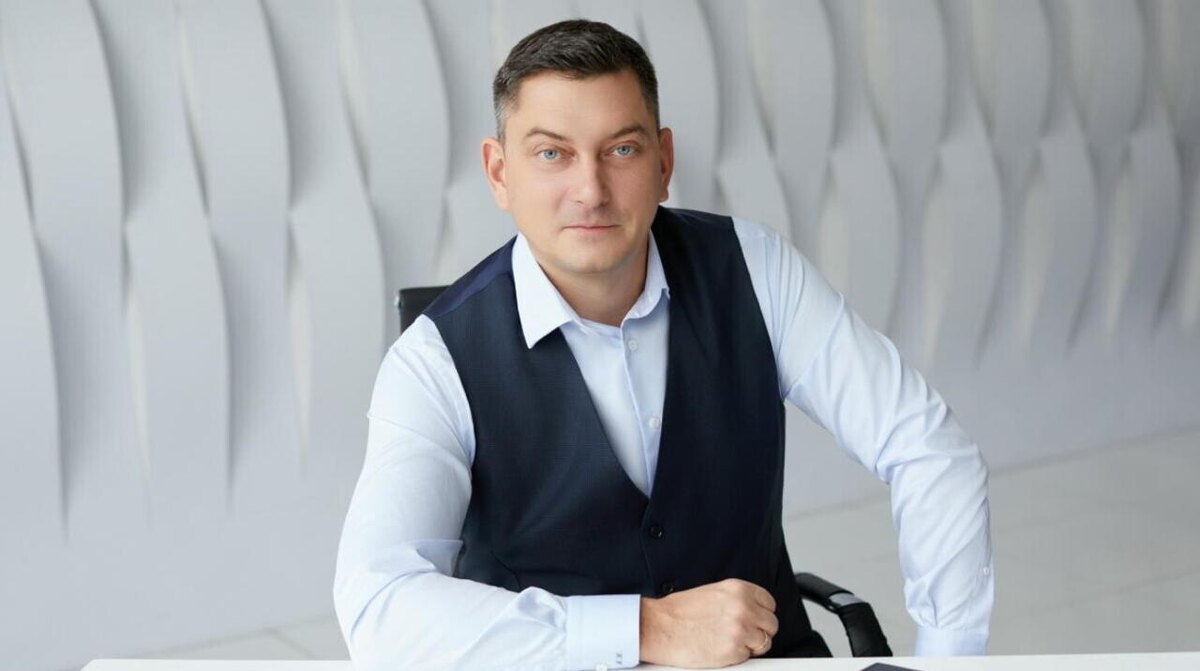 Моя новая статья для портала MYFIN о маркетинге, продажах и зумерах: почему ИИ не заменит живое общение, а дисциплина остаётся ключом к победе.