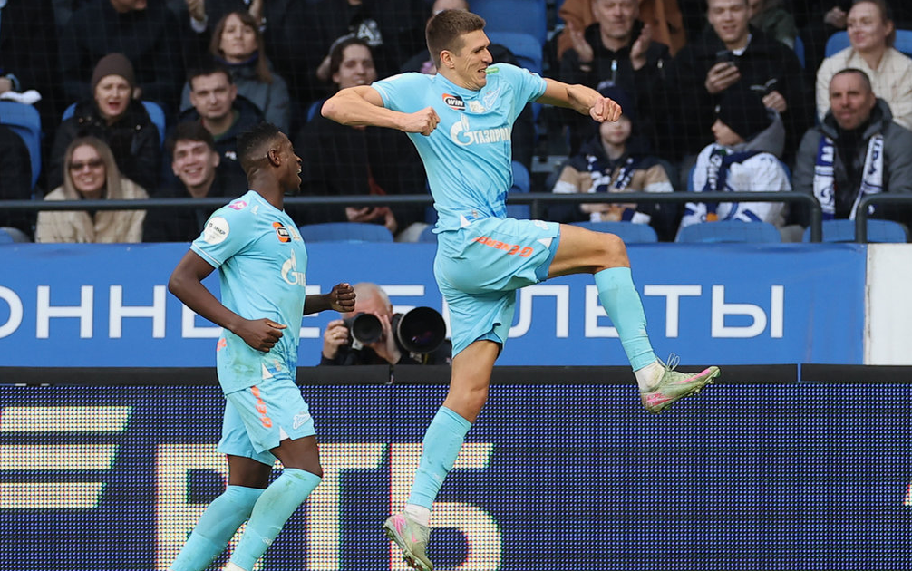 Александр Соболев после знакового гола в ворота "Динамо". Фото: соцсети