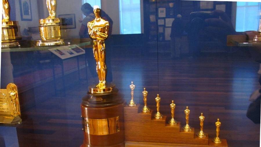     Премия «Оскар»    
(cc) Castles