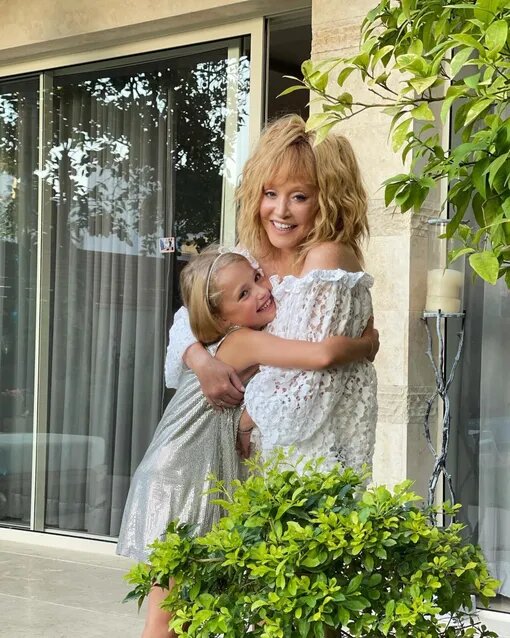 Лиза и Гарри Галкины — главная радость и смысл жизни Аллы Борисовны сегодня.