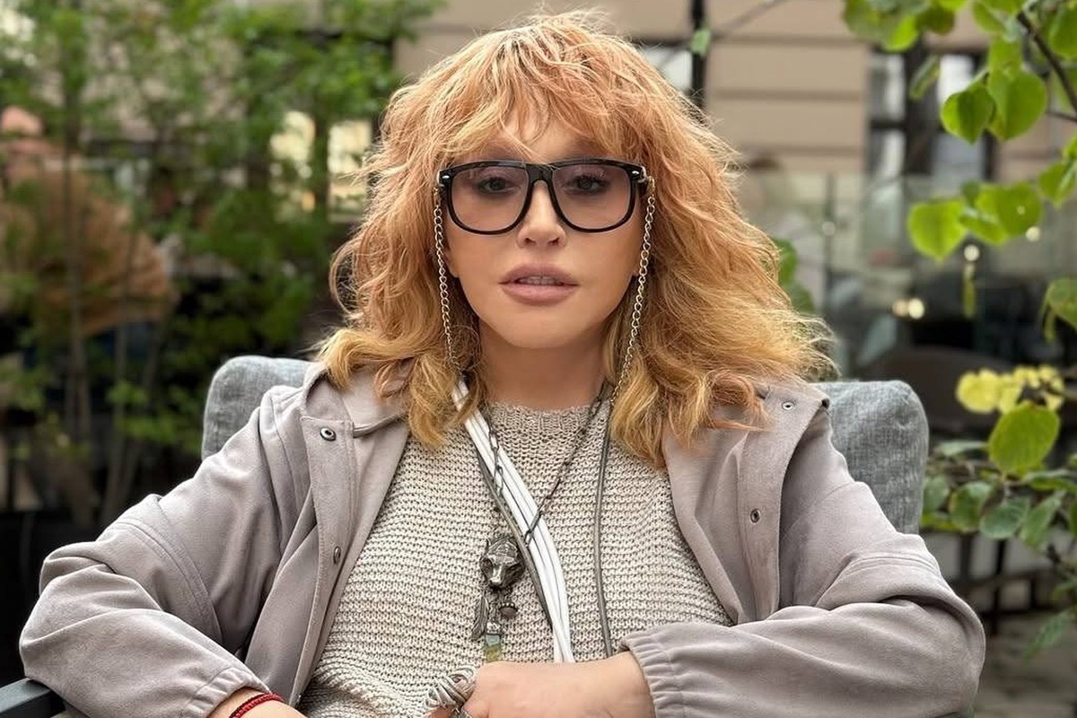 Алла Пугачева в 2026 году. Примадонна продолжает удивлять поклонников своим умением «держать лицо» и сохранять достоинство.