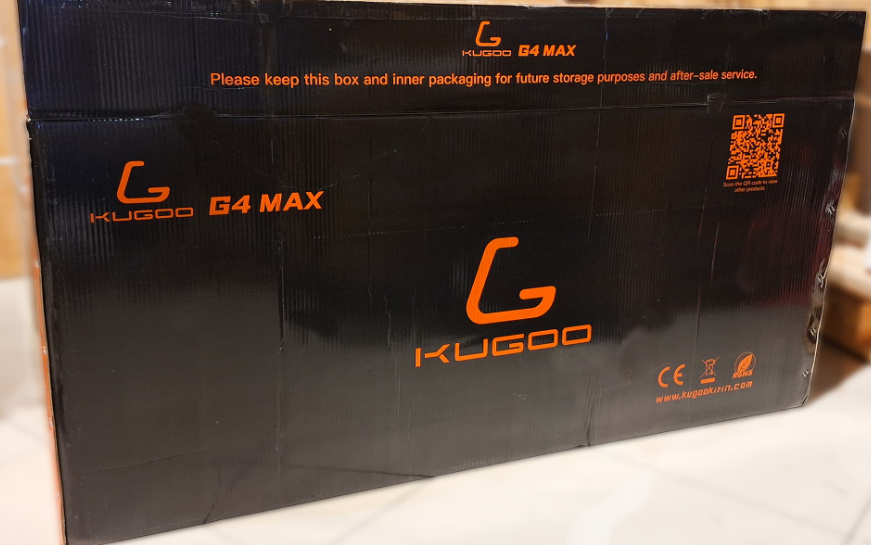 Коробка, в которой доставляют самокат