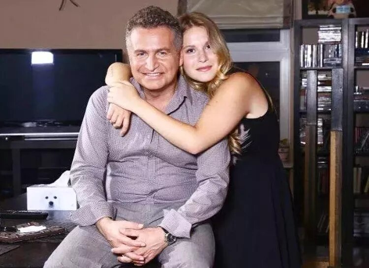 Леонид Агутин с дочкой . Фото из открытого источника