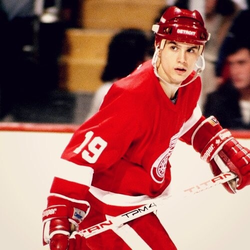 Молодой "Стиви Уай"