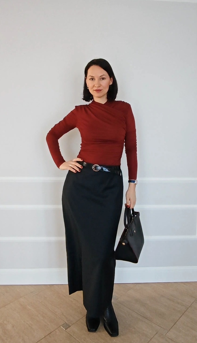 Образ дня в серо-бордовых оттенках