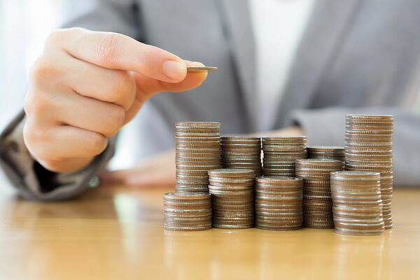 Почему доход по вкладу лишает пособия: главные перемены весны и как не потерять выплаты