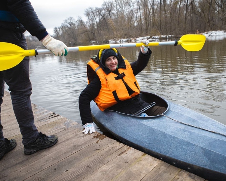     В Курске 40 волонтеров очистили часть реки Сейм и прибрежную зону от мусора