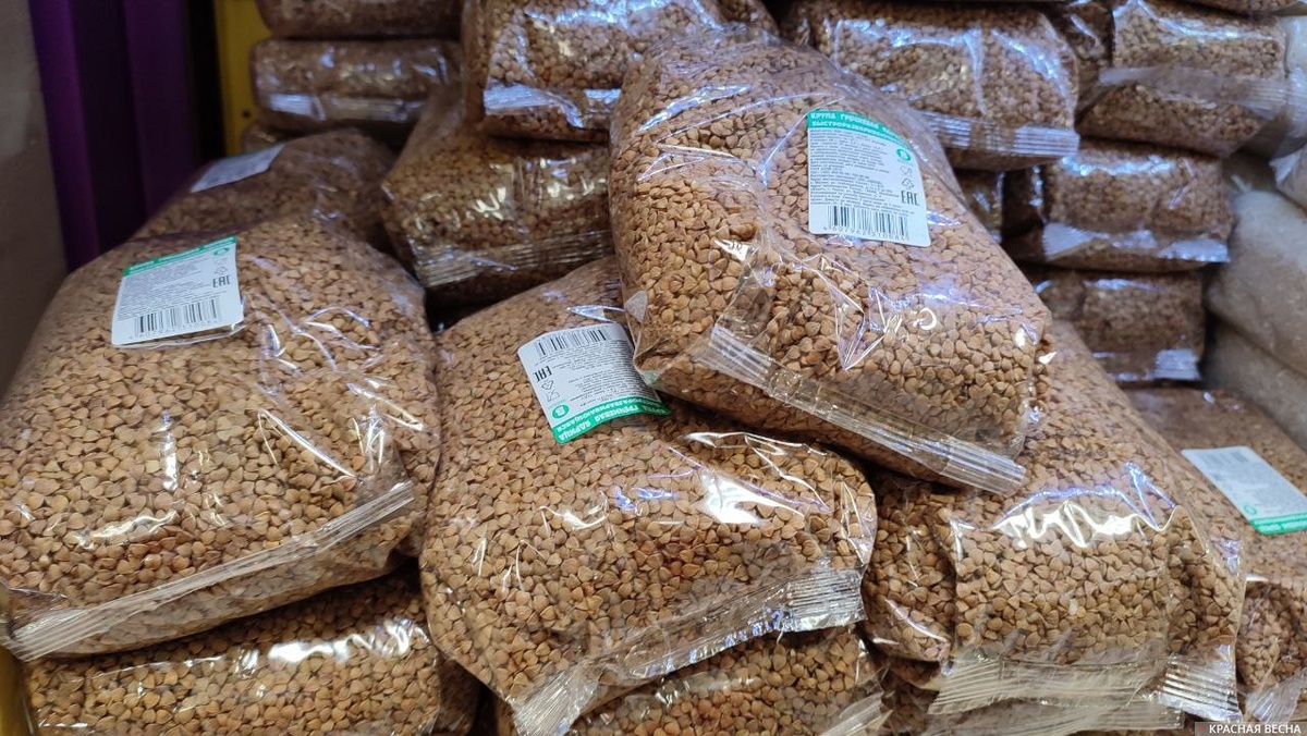     Гречка фасованная в магазине   
Юрий Ляшко © ИА Красная весна