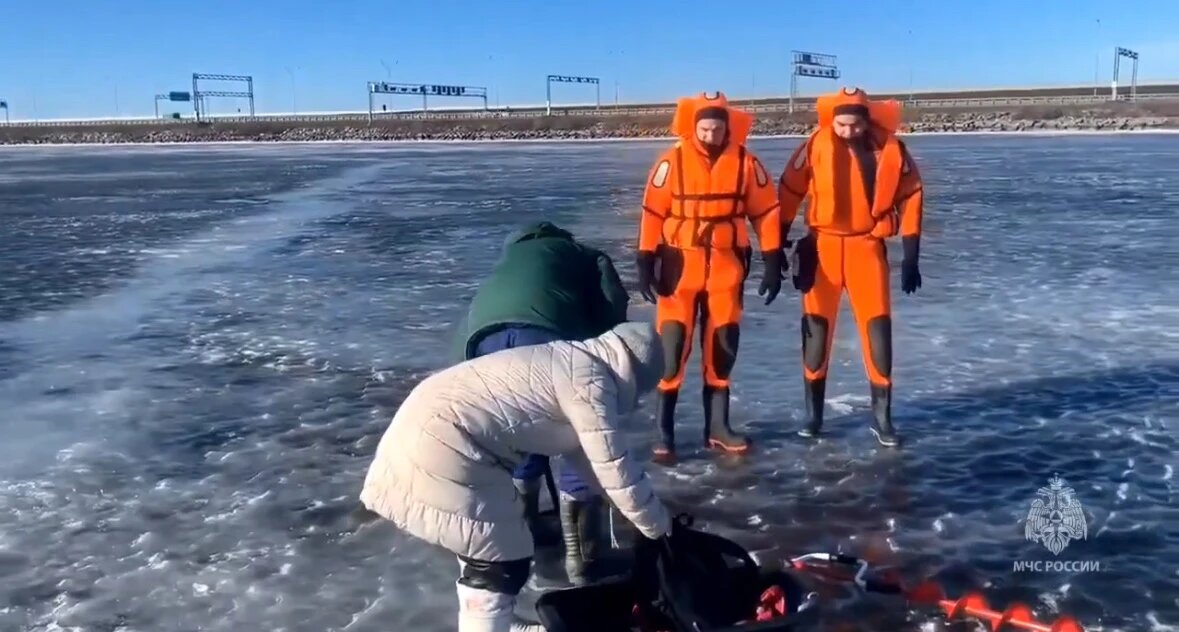    Фото: стоп-кадр видео от пресс-службы ГУ МЧС России по Петербургу