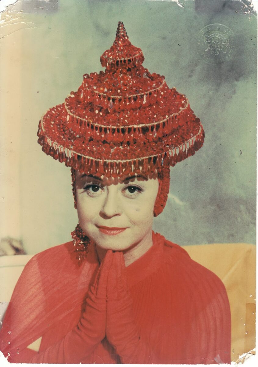 Джульетта, сыгранная Джульеттой Мазиной (жена Феллини).