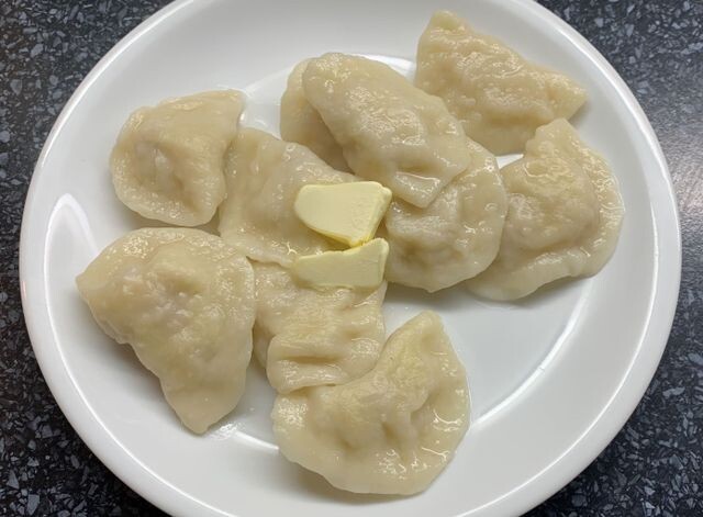 Домашние вареники: тесто, которое тает, и начинка, которую хочется есть ложкой