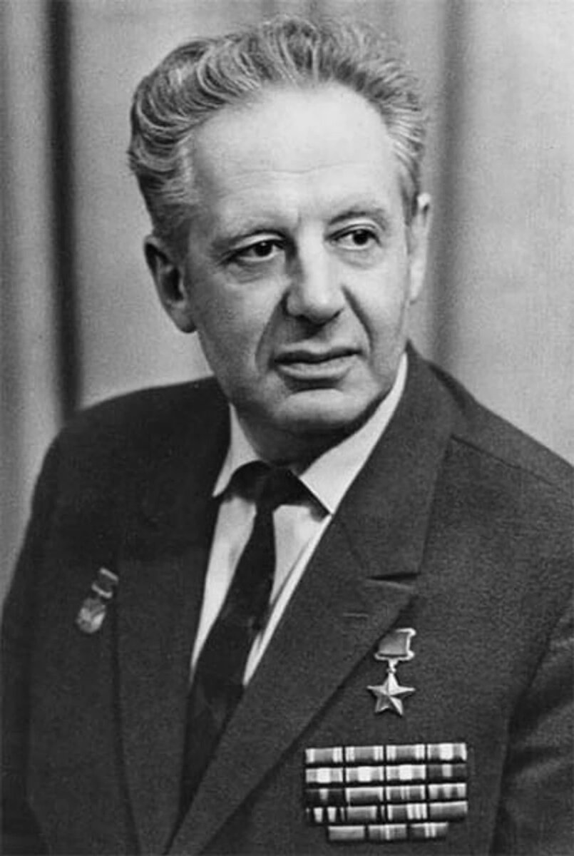 Марк Лазаревич Галлай